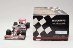 McLaren MP4-25 Vodafone #1 J. Button F1 2010 Minichamps 1:18 530101871-R1 Kovina – slika 6 od 7