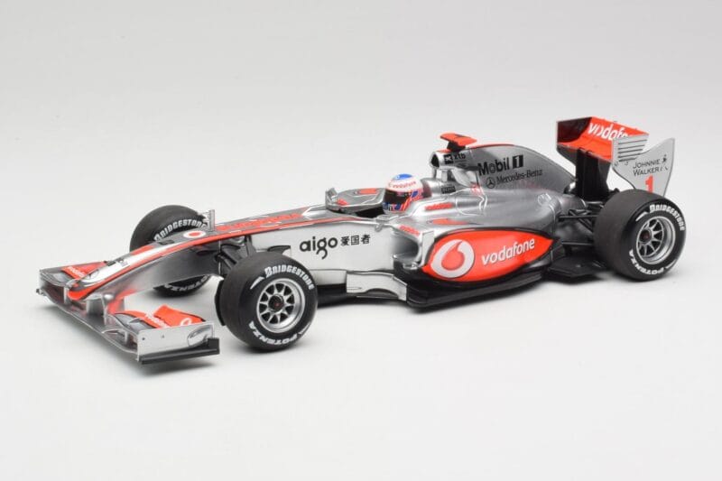 McLaren MP4-25 Vodafone #1 J. Button F1 2010 Minichamps 1:18 530101871-R1 Kovina