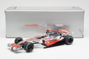 McLaren MP4-22 Mercedes #1 F. Alonso Presentation Valencia 2007 Minichamps 1:18 538071871 Kovina – slika 6 od 6