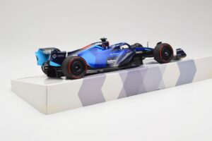 Williams FW44 Mercedes #23 A. Albon Bahrain GP 2022 Case Edition Minichamps 1:18 147220123 Smola – slika 3 od 7