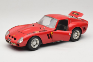Ferrari 250 GTO Rdeč Bburago 1:18 B003 Kovina – slika 2 od 8