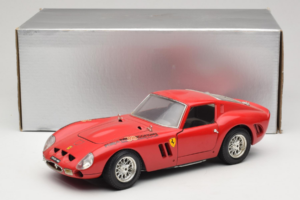 Ferrari 250 GTO Rdeč Bburago 1:18 B003 Kovina – slika 8 od 8