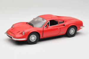 Ferrari Dino 246 GT Rdeč Anson 1:18 303597 Kovina