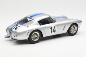 Ferrari 250 GT SWB #14 P. Noblet / J. Guichet Team Noblet 3rd Place 24 Hours of Le Mans 1961 CMC 1:18 M-079 Kovina – slika 2 od 6