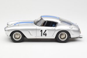 Ferrari 250 GT SWB #14 P. Noblet / J. Guichet Team Noblet 3rd Place 24 Hours of Le Mans 1961 CMC 1:18 M-079 Kovina – slika 3 od 6