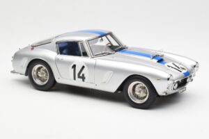 Ferrari 250 GT SWB #14 P. Noblet / J. Guichet Team Noblet 3rd Place 24 Hours of Le Mans 1961 CMC 1:18 M-079 Kovina – slika 4 od 6