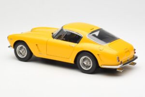 Ferrari 250 GT SWB Rumen CMC 1:18 M-054 Kovina – slika 5 od 6