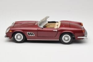 Ferrari 250 GT California Spider LWB Temno Rdeča Hot Wheels 1:18 25727 Kovina – slika 4 od 8