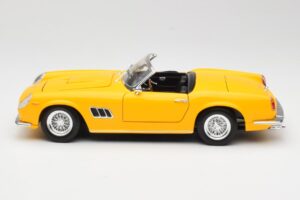 Ferrari 250 GT California Spider Rumen Hot Wheels 1:18 23905 Kovina – slika 4 od 8