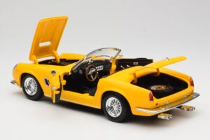 Ferrari 250 GT California Spider Rumen Hot Wheels 1:18 23905 Kovina – slika 5 od 8