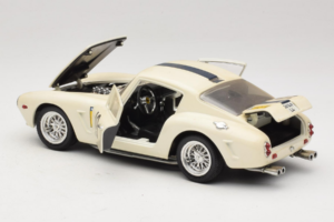 Ferrari 250 GT SWB Berlinette #19 Tour de France Automobile 1961 Eagles Race 1:18 6500 Kovina – slika 5 od 8