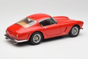 Ferrari 250 GT SWB Rdeč CMC 1:18 M-046 Kovina – slika 2 od 6