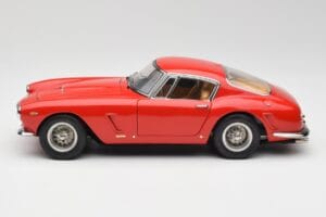Ferrari 250 GT SWB Rdeč CMC 1:18 M-046 Kovina – slika 3 od 6