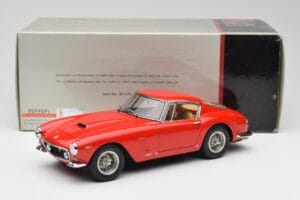 Ferrari 250 GT SWB Rdeč CMC 1:18 M-046 Kovina – slika 6 od 6