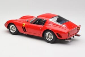 Ferrari 250 GTO London Show Rdeč CMC 1:18 M-256 Kovina – slika 5 od 6