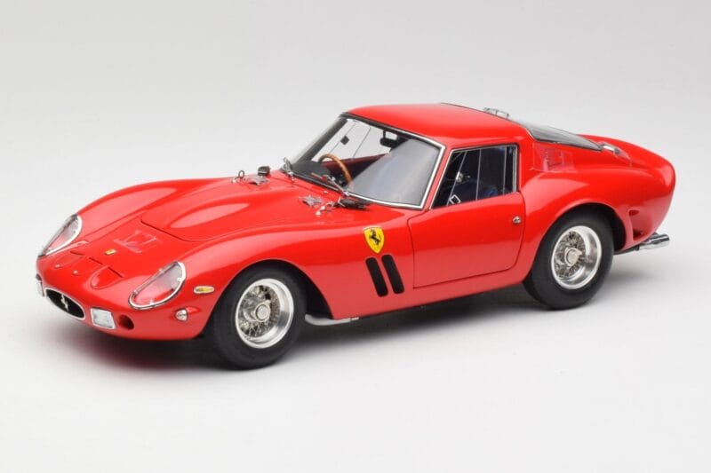 Ferrari 250 GTO London Show Rdeč CMC 1:18 M-256 Kovina