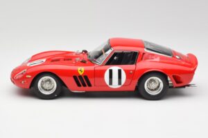 Ferrari 250 GTO #11 J. Surtees / M. Parkes Paris 1000km 1962 CMC 1:18 M-249 Kovina – slika 3 od 6