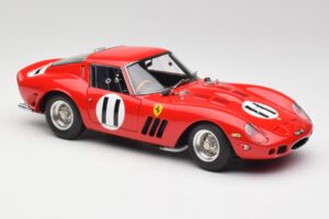 Ferrari 250 GTO #11 J. Surtees / M. Parkes Paris 1000km 1962 CMC 1:18 M-249 Kovina – slika 4 od 6