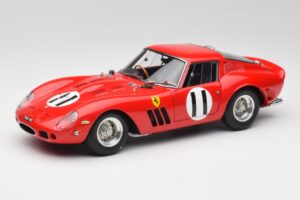 Ferrari 250 GTO #11 J. Surtees / M. Parkes Paris 1000km 1962 CMC 1:18 M-249 Kovina
