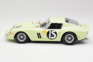 Ferrari 250 GTO #15 S. Moss / I. Ireland Goodwood Tourist Trophy Winner 1962 Kyosho 1:18 08438C Kovina – slika 4 od 8