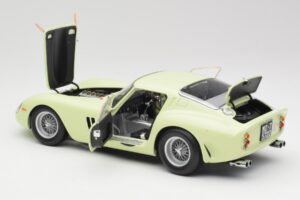 Ferrari 250 GTO #15 S. Moss / I. Ireland Goodwood Tourist Trophy Winner 1962 Kyosho 1:18 08438C Kovina – slika 5 od 8