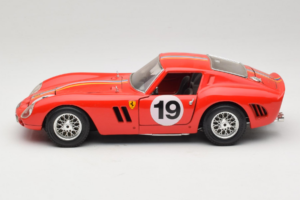Ferrari 250 GTO #19 Rdeč Črte 1962 Bburago 1:18 3011-P3 Kovina – slika 4 od 8