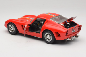 Ferrari 250 GTO #19 Rdeč Črte 1962 Bburago 1:18 3011-P3 Kovina – slika 5 od 8