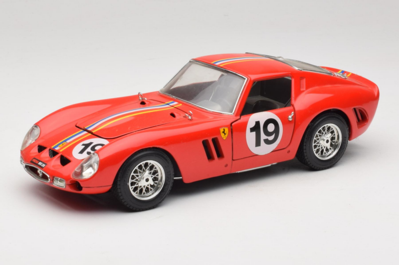 Ferrari 250 GTO #19 Rdeč Črte 1962 Bburago 1:18 3011-P3 Kovina