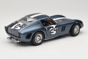 Ferrari 250 GTO #24 Moder Bela Proga 1962 Bburago 1:18 3011-B2 Kovina – slika 3 od 8
