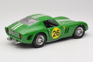 Ferrari 250 GTO #26 Zelen Bele Proge 1962 Bburago 1:18 3011-G3 Kovina – slika 3 od 8