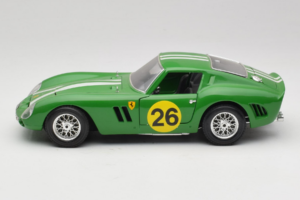 Ferrari 250 GTO #26 Zelen Bele Proge 1962 Bburago 1:18 3011-G3 Kovina – slika 4 od 8