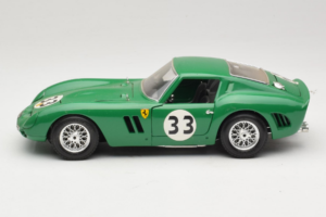 Ferrari 250 GTO #33 Zelen Bburago 1:18 3011-G1 Kovina – slika 4 od 8