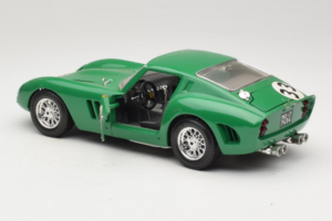 Ferrari 250 GTO #33 Zelen Bburago 1:18 3011-G1 Kovina – slika 5 od 8