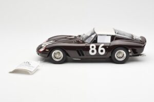 Ferrari 250 GTO #86 Targa Florio 1962 CMC 1:18 M-156 Kovina – slika 3 od 6