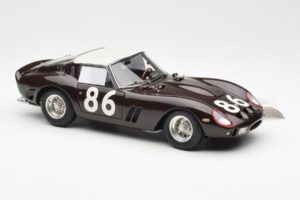 Ferrari 250 GTO #86 Targa Florio 1962 CMC 1:18 M-156 Kovina – slika 4 od 6