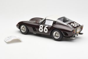 Ferrari 250 GTO #86 Targa Florio 1962 CMC 1:18 M-156 Kovina – slika 5 od 6