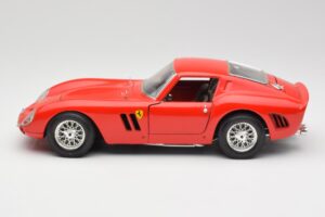 Ferrari 250 GTO Rdeč Bburago 1:18 3011 Kovina – slika 4 od 8