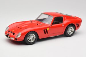 Ferrari 250 GTO Rdeč Bburago 1:18 3011 Kovina