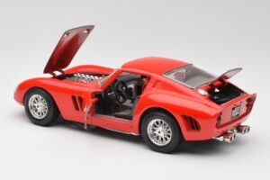 Ferrari 250 GTO Rdeč Bburago 1:18 3011 Kovina – slika 5 od 8