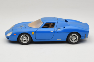 Ferrari 250 LM Moder Bburago 1:18 3033-B1 Kovina – slika 4 od 8