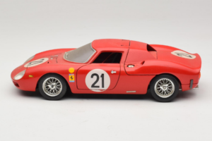 Ferrari 250 LM #21 M. Gregory / J. Rindt 24 Hours of Le Mans 1965 Bburago 1:18 3033-P2 Kovina – slika 4 od 8