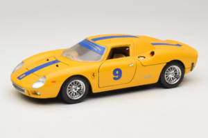 Ferrari 250 LM #9 Rumen 1965 Bburago 1:18 3033-Y1 Kovina