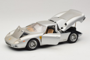 Ferrari 250 LM Srebrn Bburago 1:18 3033-S1 Kovina – slika 2 od 8