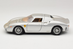 Ferrari 250 LM Srebrn Bburago 1:18 3033-S1 Kovina – slika 4 od 8