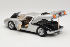 Ferrari 250 LM Srebrn Bburago 1:18 3033-S1 Kovina – slika 5 od 8