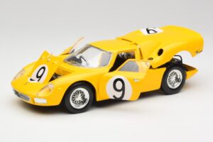Ferrari 250 LM #21 M. Gregory / J. Rindt NART 24 Hours of Le Mans Winner 1965 Hot Wheels 1:18 25729 Kovina – slika 2 od 8
