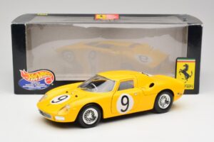 Ferrari 250 LM #21 M. Gregory / J. Rindt NART 24 Hours of Le Mans Winner 1965 Hot Wheels 1:18 25729 Kovina – slika 8 od 8