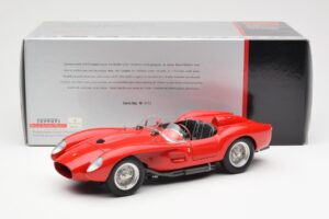 Ferrari 250 Testa Rossa Pontoon Fender Rdeč CMC 1:18 M-071 Kovina – slika 6 od 6