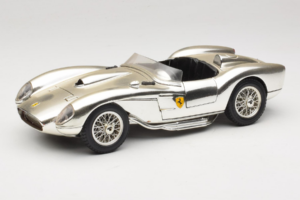 Ferrari 250 Testa Rossa Chrome Srebrna Bburago 1:18 3007-C1 Kovina