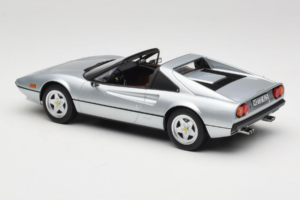Ferrari 308 GTS Srebrna Norev 1:18 187934 Kovina – slika 6 od 7